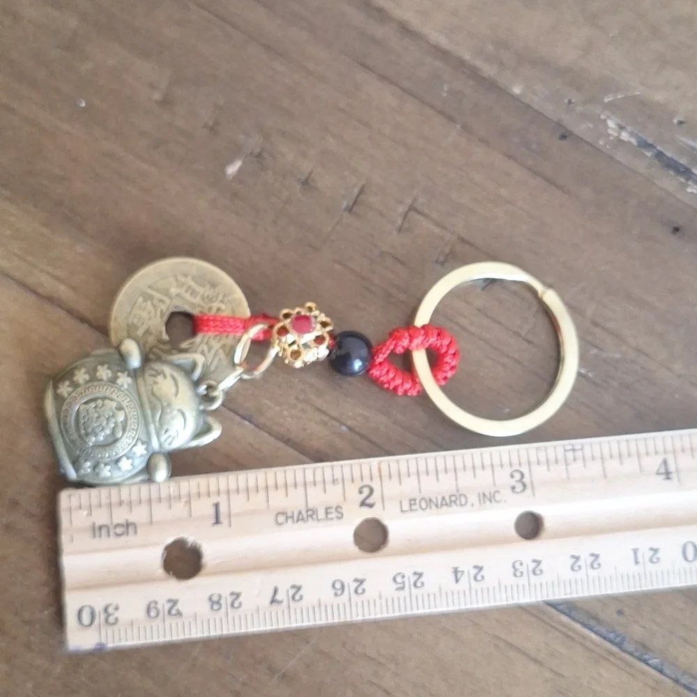 ​Maneki Neko Lucky Cat Feng Shui Keychain Bag Charm Good Luck Wealth Amulet